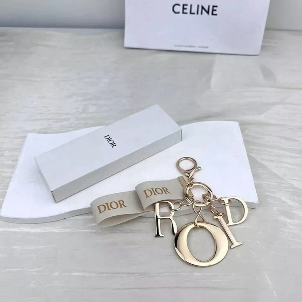 Dior 2025 VIP Holiday Ribbon Crystal Bag Charm Key Holder NIB - Picture 4 of 4